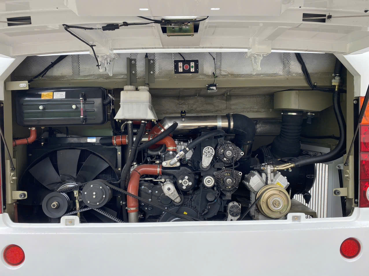 động cơ yuchai mạnh mẽ