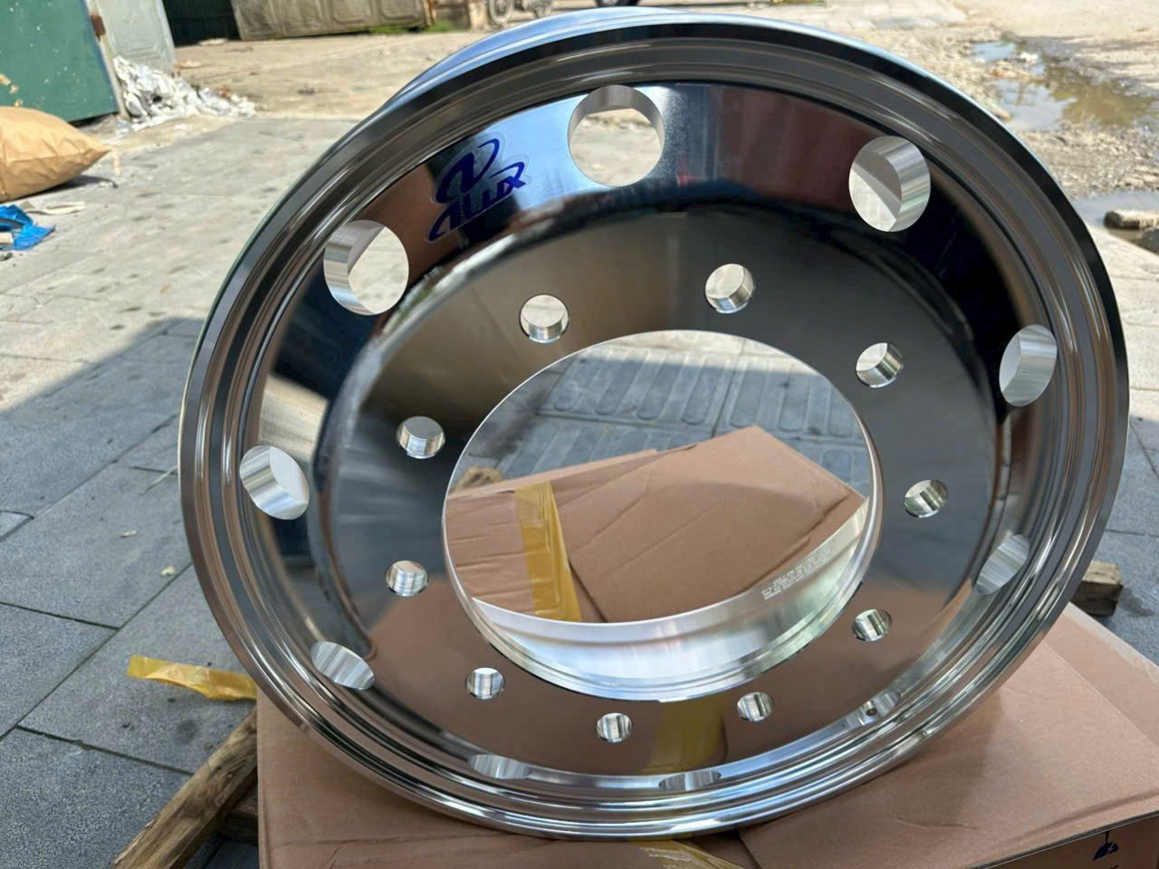 mâm lazang đúc Alux