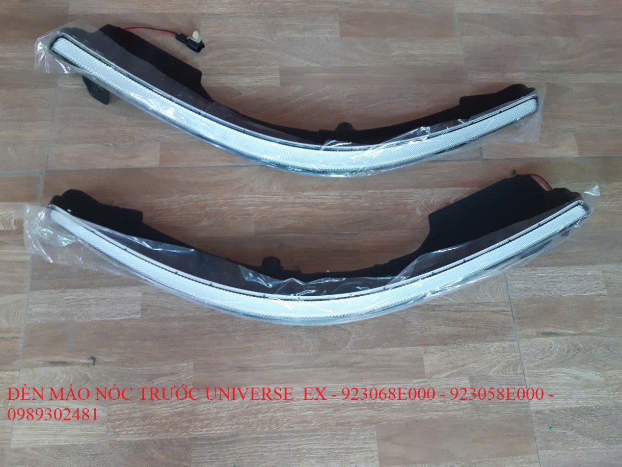 Đèn Mào Nóc Trước Universe EX Bên Trái - Mã 92305-8E000